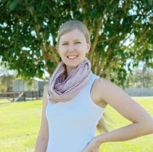 Meet your Posher, Claudia